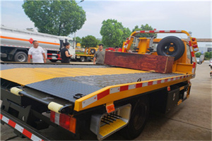 文登附近拖车电话号码服务