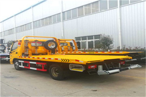 文登附近拖车救援搭电